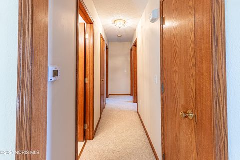 Tiny photo for 1269 Grassy Lane, Rossford, OH 43460 (MLS # 10000510)