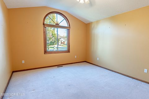 Tiny photo for 1269 Grassy Lane, Rossford, OH 43460 (MLS # 10000510)