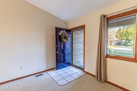 Tiny photo for 1269 Grassy Lane, Rossford, OH 43460 (MLS # 10000510)