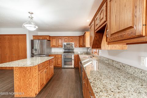 Tiny photo for 1269 Grassy Lane, Rossford, OH 43460 (MLS # 10000510)