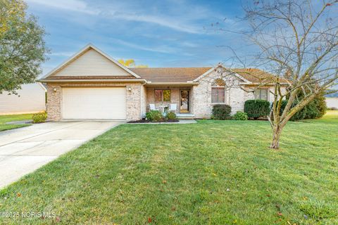 Photo of 1269 Grassy Lane, Rossford, OH 43460 (MLS # 10000510)
