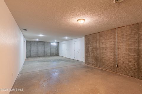 Tiny photo for 1269 Grassy Lane, Rossford, OH 43460 (MLS # 10000510)