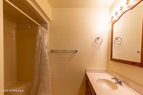 Tiny photo for 1269 Grassy Lane, Rossford, OH 43460 (MLS # 10000510)