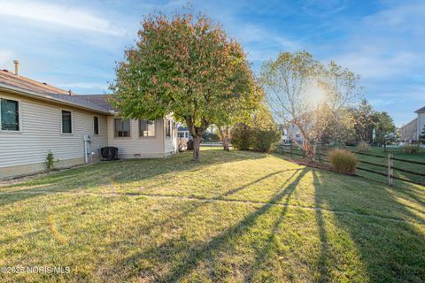 Tiny photo for 1269 Grassy Lane, Rossford, OH 43460 (MLS # 10000510)