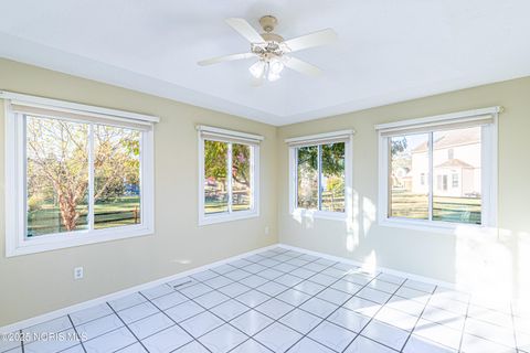 Tiny photo for 1269 Grassy Lane, Rossford, OH 43460 (MLS # 10000510)