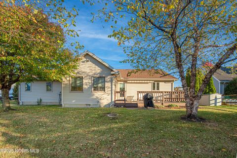 Tiny photo for 1269 Grassy Lane, Rossford, OH 43460 (MLS # 10000510)