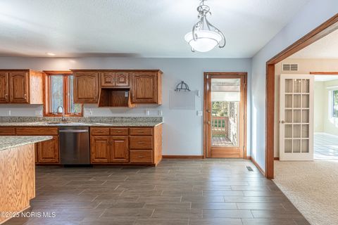 Tiny photo for 1269 Grassy Lane, Rossford, OH 43460 (MLS # 10000510)