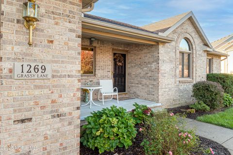 Tiny photo for 1269 Grassy Lane, Rossford, OH 43460 (MLS # 10000510)