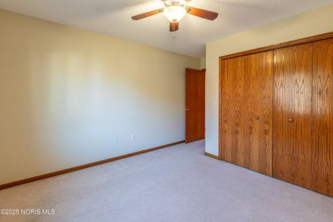 Tiny photo for 1269 Grassy Lane, Rossford, OH 43460 (MLS # 10000510)