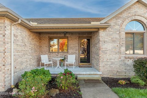 Tiny photo for 1269 Grassy Lane, Rossford, OH 43460 (MLS # 10000510)