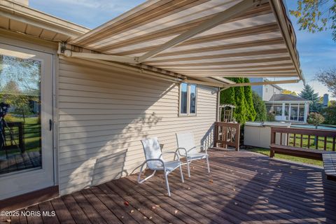Tiny photo for 1269 Grassy Lane, Rossford, OH 43460 (MLS # 10000510)