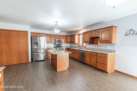 Tiny photo for 1269 Grassy Lane, Rossford, OH 43460 (MLS # 10000510)