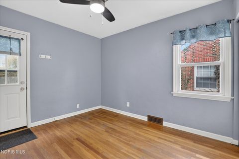 Tiny photo for 2534 Beaufort Avenue, Toledo, OH 43613 (MLS # 10005451)