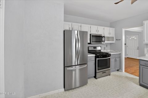 Tiny photo for 2534 Beaufort Avenue, Toledo, OH 43613 (MLS # 10005451)