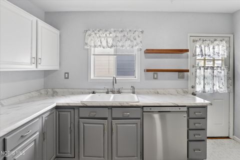 Tiny photo for 2534 Beaufort Avenue, Toledo, OH 43613 (MLS # 10005451)