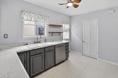 Tiny photo for 2534 Beaufort Avenue, Toledo, OH 43613 (MLS # 10005451)