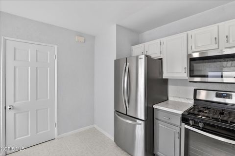 Tiny photo for 2534 Beaufort Avenue, Toledo, OH 43613 (MLS # 10005451)