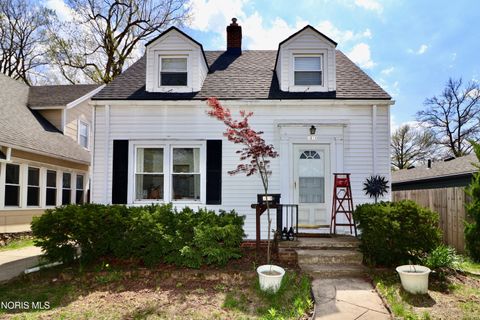 Photo of 3019 Berdan Avenue, Toledo, OH 43613 (MLS # 10006878)