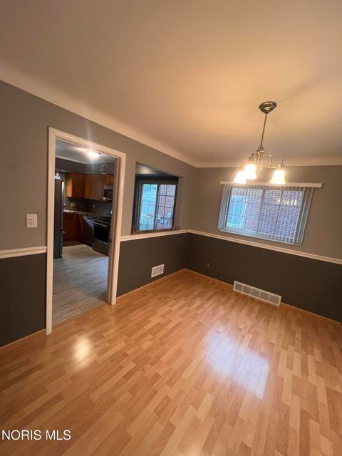 Tiny photo for 2539 Castleton Avenue, Toledo, OH 43613 (MLS # 10007943)