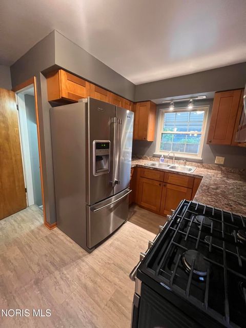 Tiny photo for 2539 Castleton Avenue, Toledo, OH 43613 (MLS # 10007943)