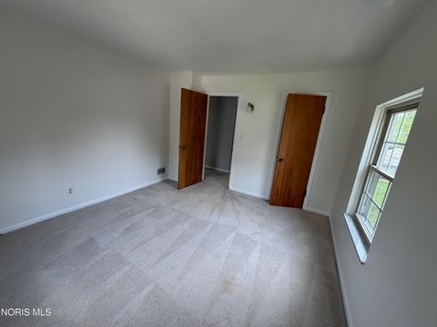 Tiny photo for 2539 Castleton Avenue, Toledo, OH 43613 (MLS # 10007943)