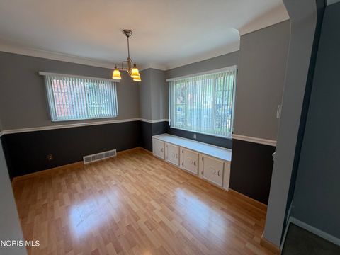 Tiny photo for 2539 Castleton Avenue, Toledo, OH 43613 (MLS # 10007943)