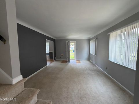 Tiny photo for 2539 Castleton Avenue, Toledo, OH 43613 (MLS # 10007943)