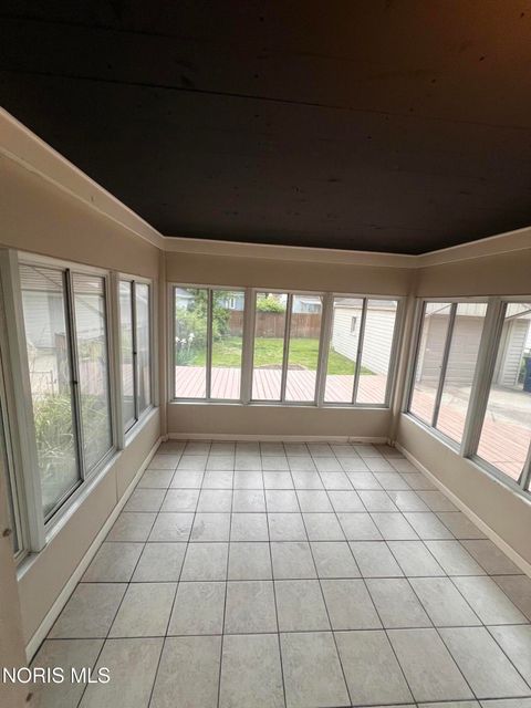 Tiny photo for 2539 Castleton Avenue, Toledo, OH 43613 (MLS # 10007943)