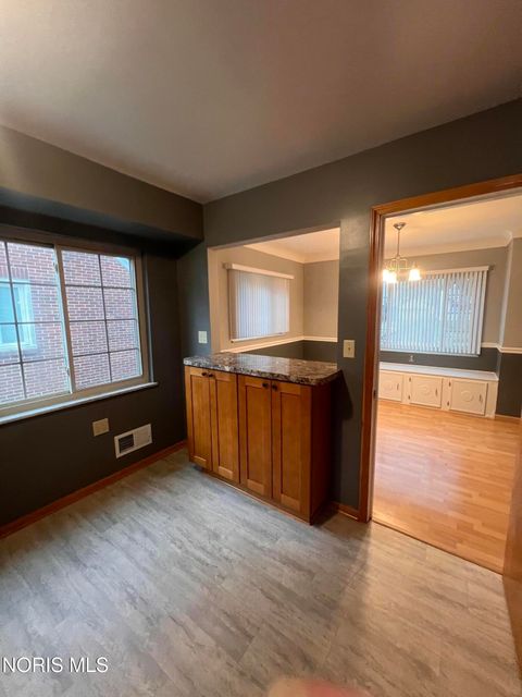 Tiny photo for 2539 Castleton Avenue, Toledo, OH 43613 (MLS # 10007943)