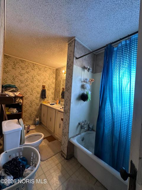 Tiny photo for 204 Laquineo Street, Findlay, OH 45840 (MLS # 10003763)