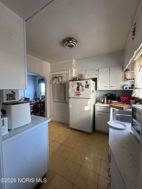 Tiny photo for 204 Laquineo Street, Findlay, OH 45840 (MLS # 10003763)