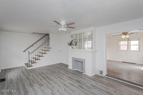 Tiny photo for 2426 Berdan Avenue, Toledo, OH 43613 (MLS # 10007012)