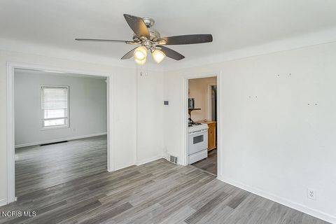 Tiny photo for 2426 Berdan Avenue, Toledo, OH 43613 (MLS # 10007012)