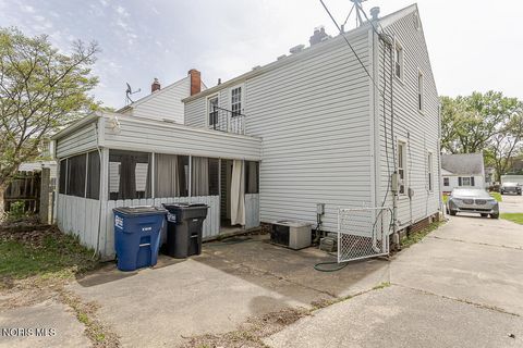 Tiny photo for 2426 Berdan Avenue, Toledo, OH 43613 (MLS # 10007012)
