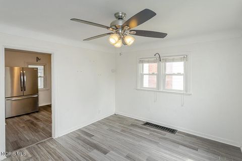 Tiny photo for 2426 Berdan Avenue, Toledo, OH 43613 (MLS # 10007012)