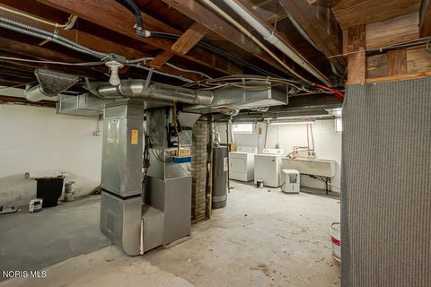 Tiny photo for 2426 Berdan Avenue, Toledo, OH 43613 (MLS # 10007012)