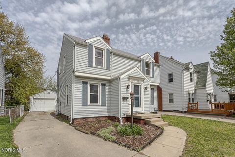 Tiny photo for 2426 Berdan Avenue, Toledo, OH 43613 (MLS # 10007012)