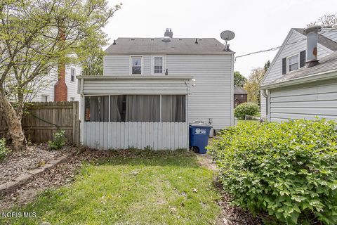 Tiny photo for 2426 Berdan Avenue, Toledo, OH 43613 (MLS # 10007012)