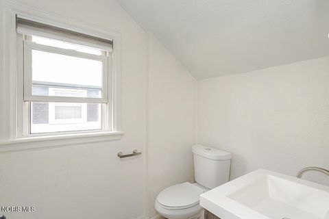 Tiny photo for 2426 Berdan Avenue, Toledo, OH 43613 (MLS # 10007012)