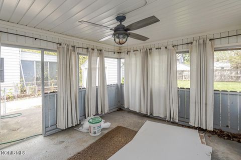 Tiny photo for 2426 Berdan Avenue, Toledo, OH 43613 (MLS # 10007012)