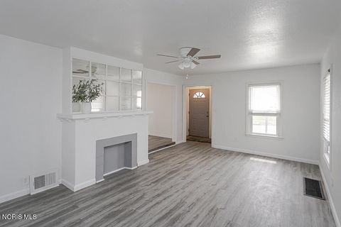 Tiny photo for 2426 Berdan Avenue, Toledo, OH 43613 (MLS # 10007012)