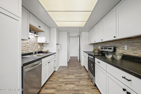 Tiny photo for 4343 W Bancroft Street #4f, Ottawa Hills, OH 43615 (MLS # 10001949)