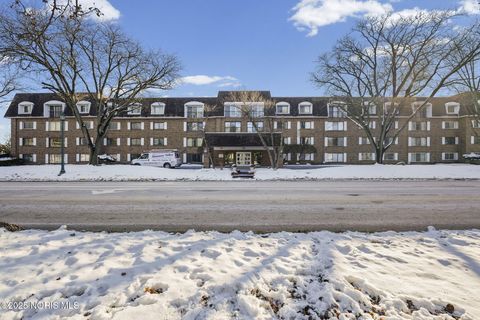 Tiny photo for 4343 W Bancroft Street #4f, Ottawa Hills, OH 43615 (MLS # 10001949)