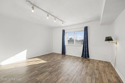 Tiny photo for 4343 W Bancroft Street #4f, Ottawa Hills, OH 43615 (MLS # 10001949)