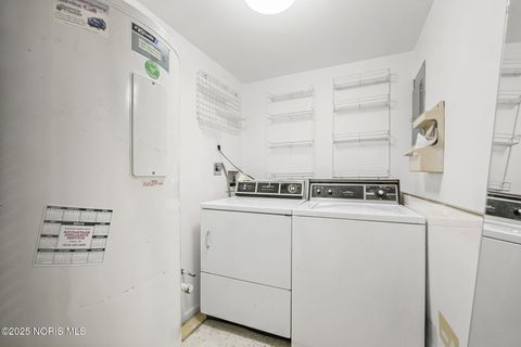 Tiny photo for 4343 W Bancroft Street #4f, Ottawa Hills, OH 43615 (MLS # 10001949)