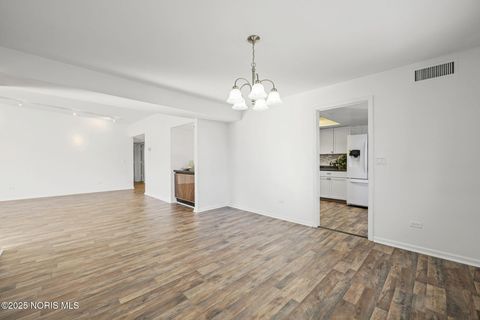 Tiny photo for 4343 W Bancroft Street #4f, Ottawa Hills, OH 43615 (MLS # 10001949)