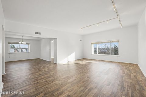 Tiny photo for 4343 W Bancroft Street #4f, Ottawa Hills, OH 43615 (MLS # 10001949)