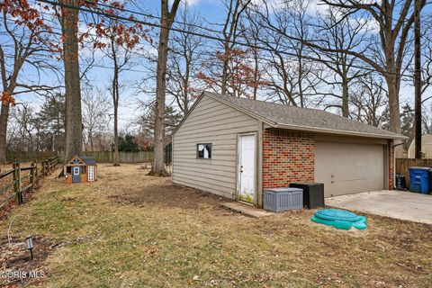 Tiny photo for 4363 Beverly Drive, Toledo, OH 43614 (MLS # 10004722)