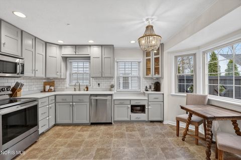 Tiny photo for 4363 Beverly Drive, Toledo, OH 43614 (MLS # 10004722)