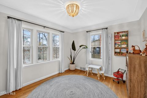 Tiny photo for 4363 Beverly Drive, Toledo, OH 43614 (MLS # 10004722)